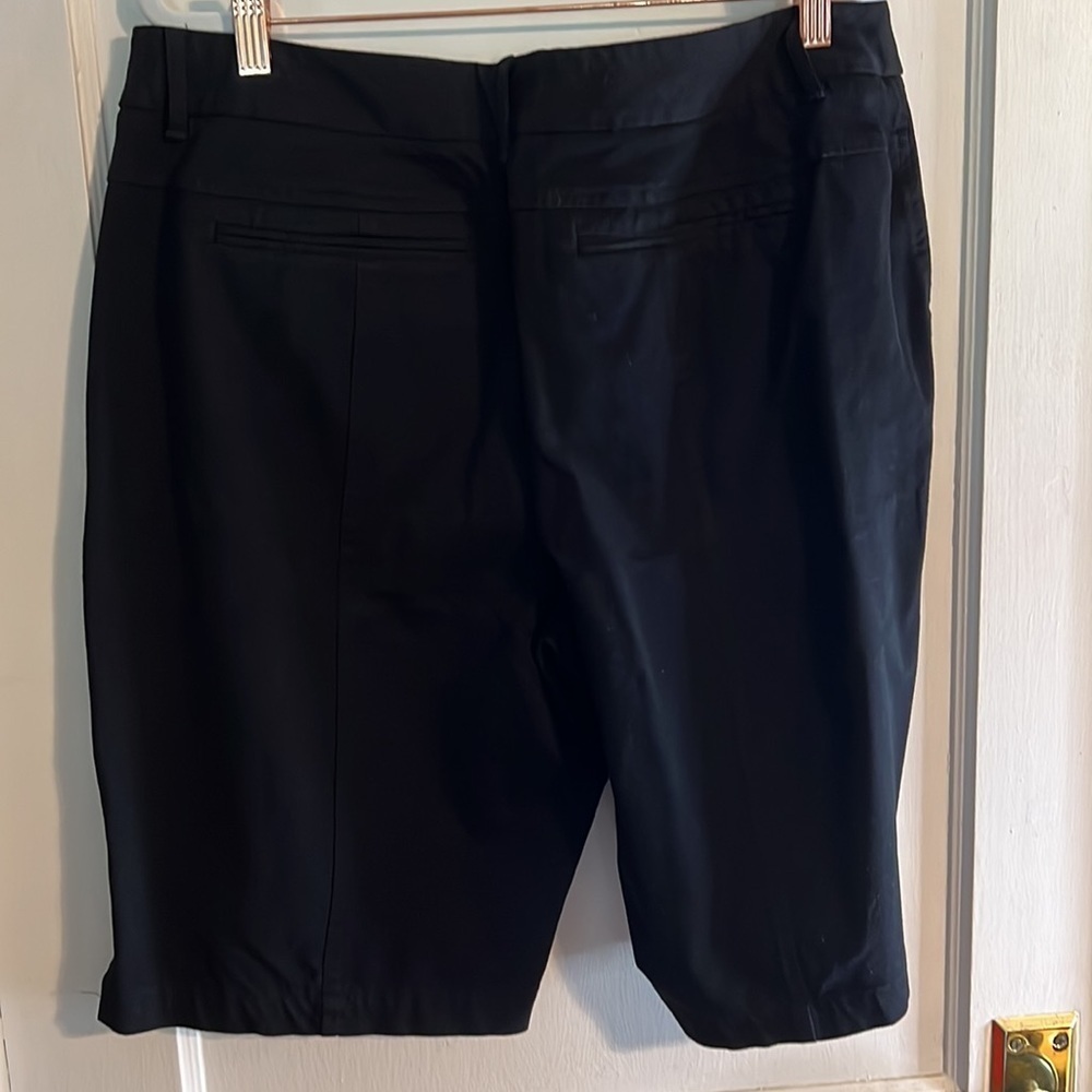 EUC INC International Concepts Bermuda Shorts Size 14 - Picture 3 of 3